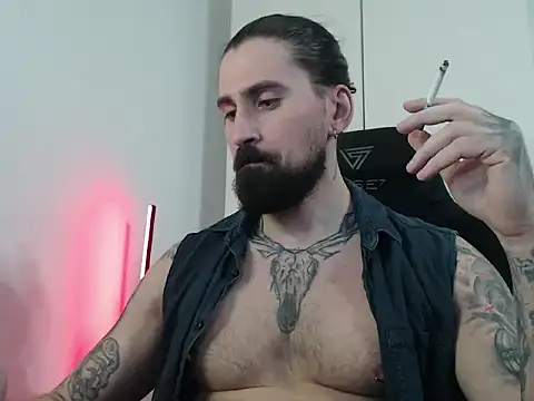 Snapshot of MateoHunk chatting on 11.29.25 MateoHunk online show from 11.29.25