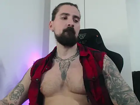 Snapshot of MateoHunk chatting on 12.15.25 MateoHunk online show from 12.15.25