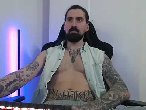 Snapshot of MateoHunk chatting on 03.19.26 MateoHunk online show from 03.19.26