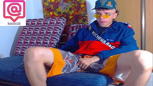 Snapshot of Keeny16 chatting on 12.16.24 Keeny16 online show from 12.16.24