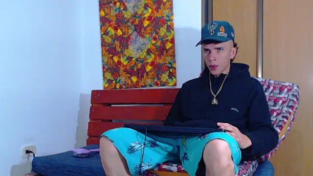 Snapshot of Keeny16 chatting on 12.19.24 Keeny16 online show from 12.19.24