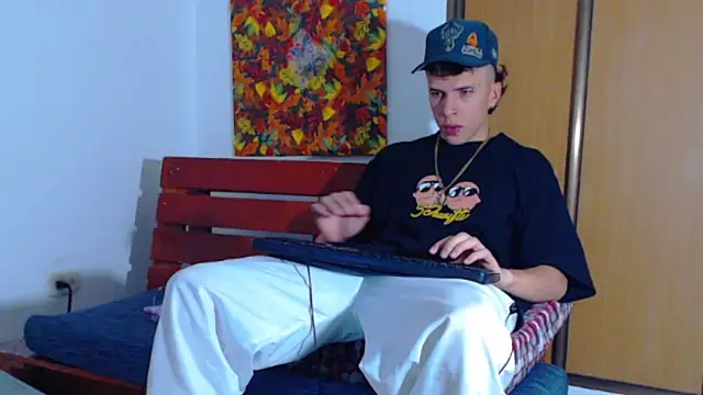 Snapshot of Keeny16 chatting on 12.21.24 Keeny16 online show from 12.21.24