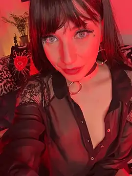 Sofia Poly online show from 11.11.25