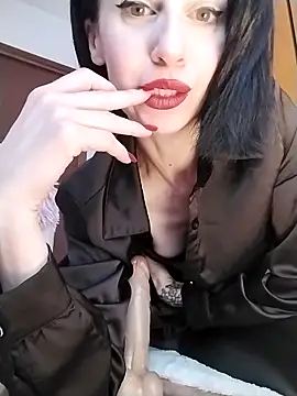 Snapshot of dahlia_82 chatting on 04.15.26 dahlia 82 online show from 04.15.26