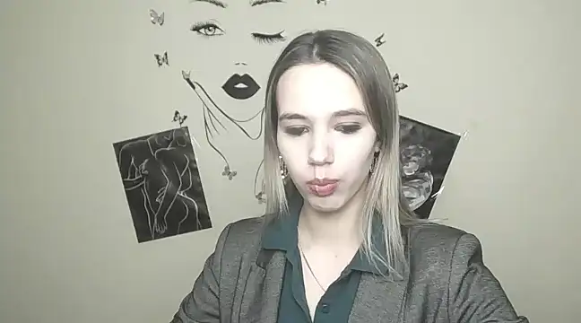 Snapshot of _StAcY chatting on 12.23.24  StAcY online show from 12.23.24
