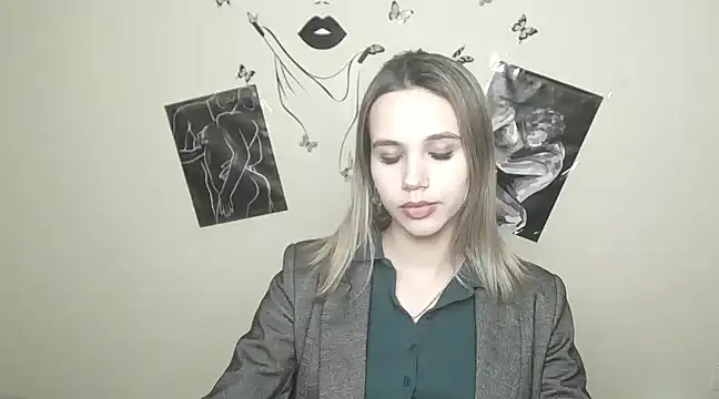 Snapshot of _StAcY chatting on 12.23.24  StAcY online show from 12.23.24