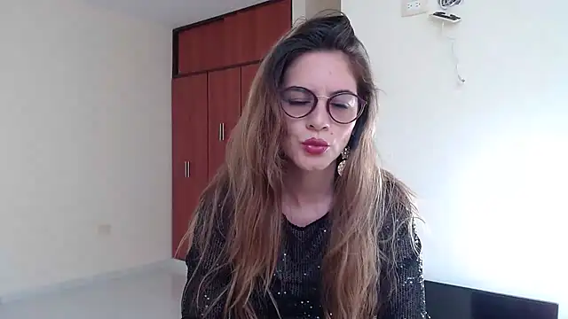 Snapshot of Hanny_24 chatting on 12.10.24 Hanny 24 online show from 12.10.24