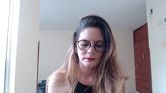 Snapshot of Hanny_24 chatting on 12.12.24 Hanny 24 online show from 12.12.24