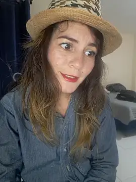 Snapshot of Hanny_24 chatting on 09.28.25 Hanny 24 online show from 09.28.25