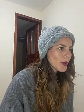 Snapshot of Hanny_24 chatting on 10.06.25 Hanny 24 online show from 10.06.25