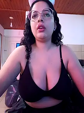 Snapshot of babyluna939 chatting on 09.13.25 babyluna939 online show from 09.13.25