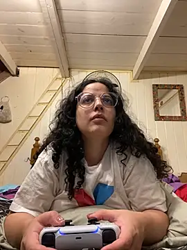 Snapshot of babyluna939 chatting on 10.10.25 babyluna939 online show from 10.10.25