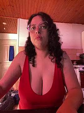 Snapshot of babyluna939 chatting on 12.16.25 babyluna939 online show from 12.16.25