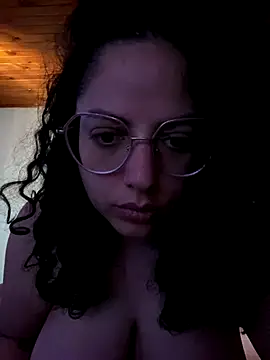 Snapshot of babyluna939 chatting on 12.17.25 babyluna939 online show from 12.17.25