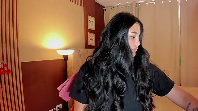 Little Ivy online show from 03.17.26