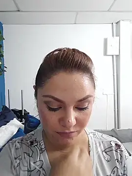 Grey Lorenz11 online show from 10.29.25