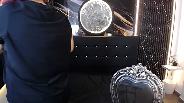 Bruja  Scarlata online show from 11.07.25