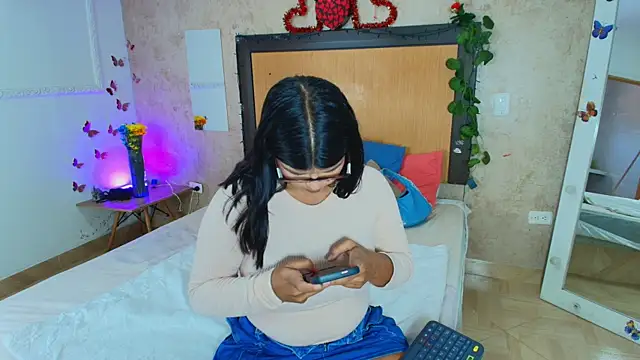 mialopez52 online show from 07.08.26
