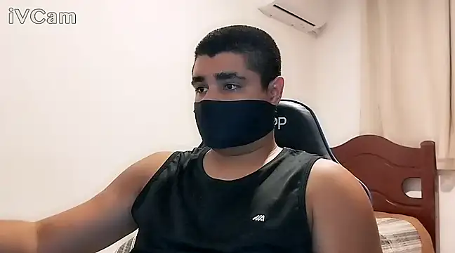 Snapshot of LeoPutaria chatting on 01.18.25 LeoPutaria online show from 01.18.25
