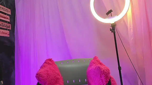 Snapshot of Monica_lopez chatting on 01.18.25 Monica lopez online show from 01.18.25