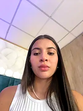 Snapshot of AnitaKariri chatting on 09.17.25 AnitaKariri online show from 09.17.25
