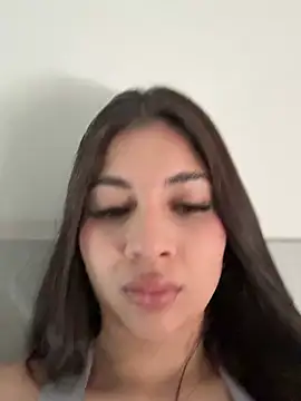 Snapshot of AnitaKariri chatting on 05.20.26 AnitaKariri online show from 05.20.26