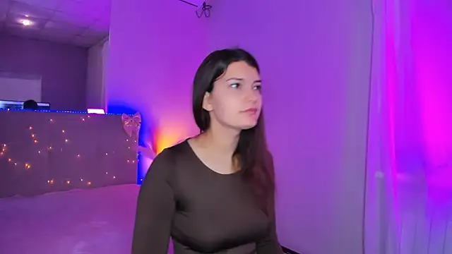Laura Leee online show from 04.23.26