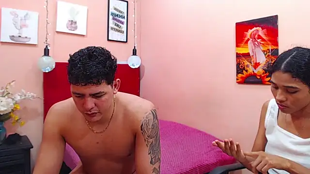 Snapshot of destroys_girls chatting on 01.08.25 destroys girls online show from 01.08.25