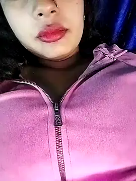 Snapshot of Miss-Siyaa chatting on 12.16.24 Miss-Siyaa online show from 12.16.24