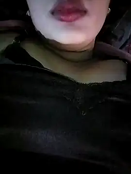 Snapshot of Miss-Siyaa chatting on 12.18.24 Miss-Siyaa online show from 12.18.24