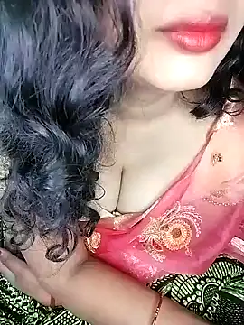 Snapshot of Miss-Siyaa chatting on 12.22.24 Miss-Siyaa online show from 12.22.24