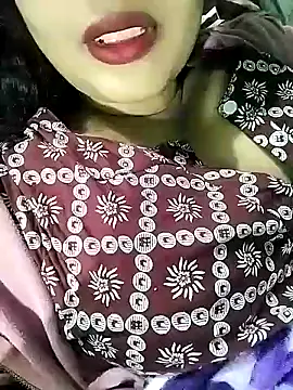 Snapshot of Miss-Siyaa chatting on 01.20.25 Miss-Siyaa online show from 01.20.25