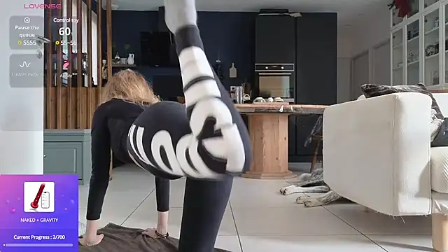 Snapshot of Luxymin34 chatting on 01.09.25 Luxymin34 online show from 01.09.25