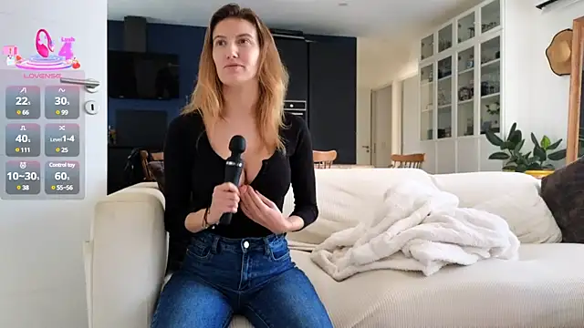 Snapshot of Luxymin34 chatting on 02.28.25 Luxymin34 online show from 02.28.25