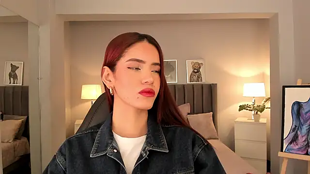 Snapshot of Madie__collins chatting on 01.04.25 Madie collins online show from 01.04.25