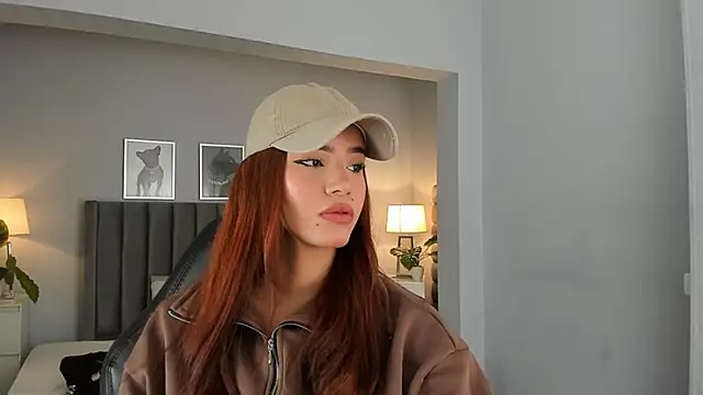 Snapshot of Madie__collins chatting on 10.12.25 Madie collins online show from 10.12.25