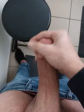 Snapshot of casper0303 chatting on 12.17.24 casper0303 online show from 12.17.24