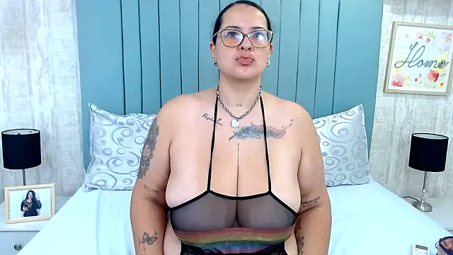 KarllaWalker online show from 05.10.26