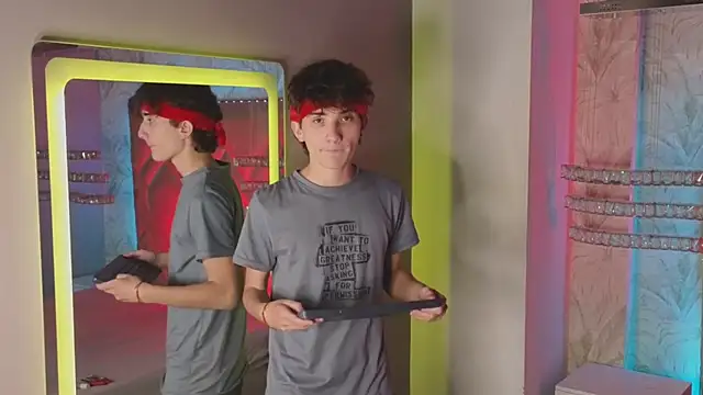 MaxHeat  online show from 03.18.25