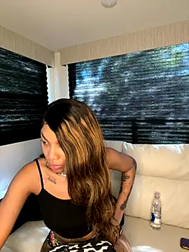 butterflybootyy online show from 09.13.25