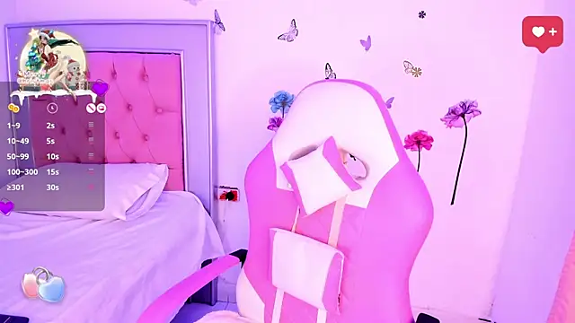 Snapshot of LaurinMonroe chatting on 12.18.24 LaurinMonroe online show from 12.18.24