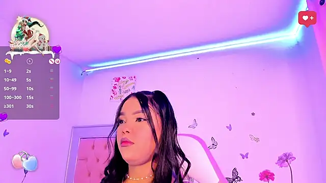 Snapshot of LaurinMonroe chatting on 12.28.24 LaurinMonroe online show from 12.28.24