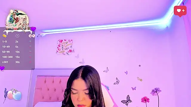 Snapshot of LaurinMonroe chatting on 12.31.24 LaurinMonroe online show from 12.31.24