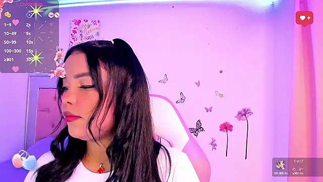 Snapshot of LaurinMonroe chatting on 01.23.25 LaurinMonroe online show from 01.23.25