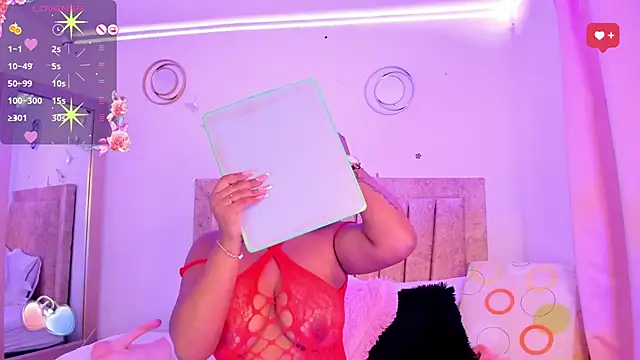 Snapshot of LaurinMonroe chatting on 02.11.25 LaurinMonroe online show from 02.11.25