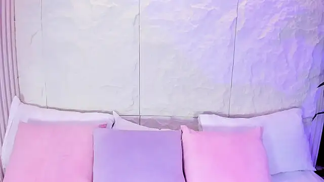 AvyMilton online show from 11.13.25