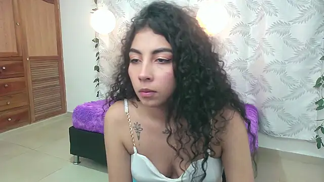 Snapshot of Mya_paris chatting on 12.03.24 Mya paris online show from 12.03.24