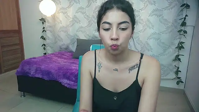 Snapshot of Mya_paris chatting on 12.19.24 Mya paris online show from 12.19.24