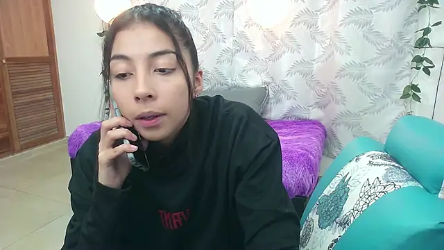 Snapshot of Mya_paris chatting on 12.23.24 Mya paris online show from 12.23.24