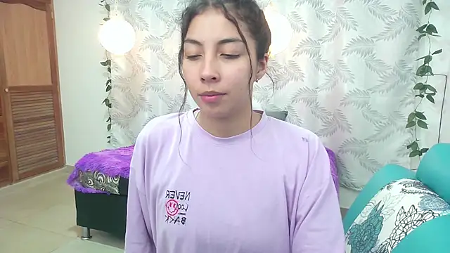 Snapshot of Mya_paris chatting on 12.31.24 Mya paris online show from 12.31.24